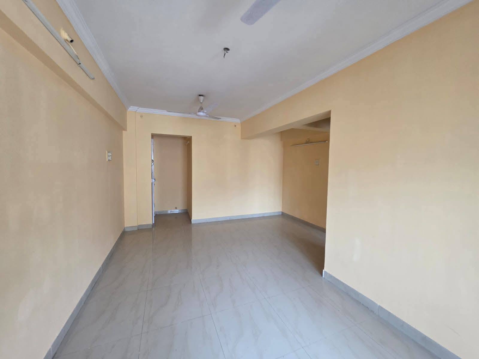 Ready to Move 2BHK Flat for Rent at Malad Link Road, Mumbai